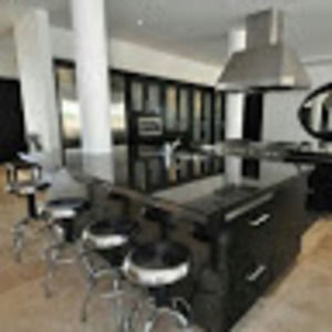 Meet your Posher, Victor